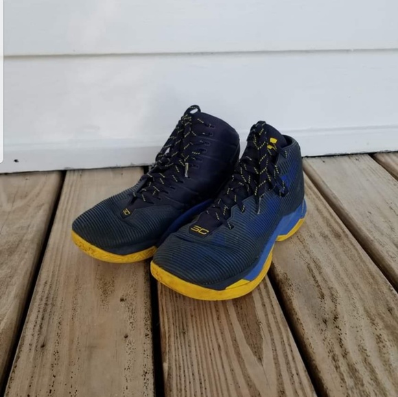 steph curry boys basketball shoes
